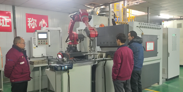 渝中喷砂机在模具清理中的专业应用